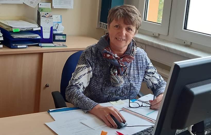 Vera Butin ist seit dem 1. Oktober 2018 Schulcoach für die Schulen der DPFA Zwickau und wochentags während der ganzen Schulzeit für die Schüler da. Foto: DPFA Zwickau